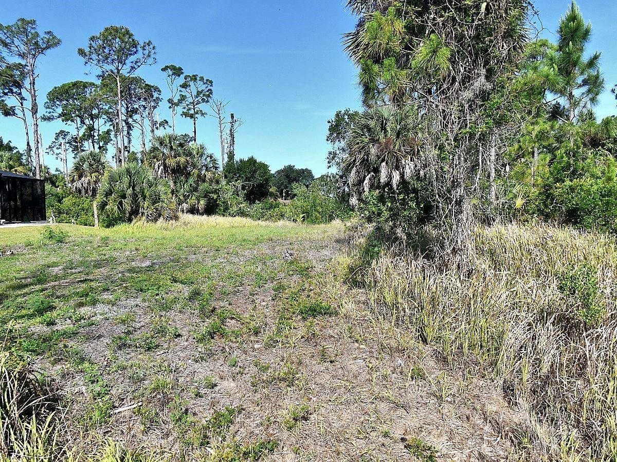 DENNIS ST, North Port, FL 34286