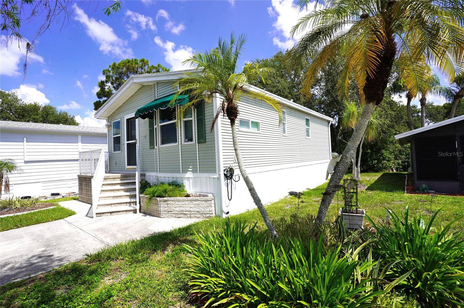 125 BROOKSHIRE DR, Nokomis, FL 34275