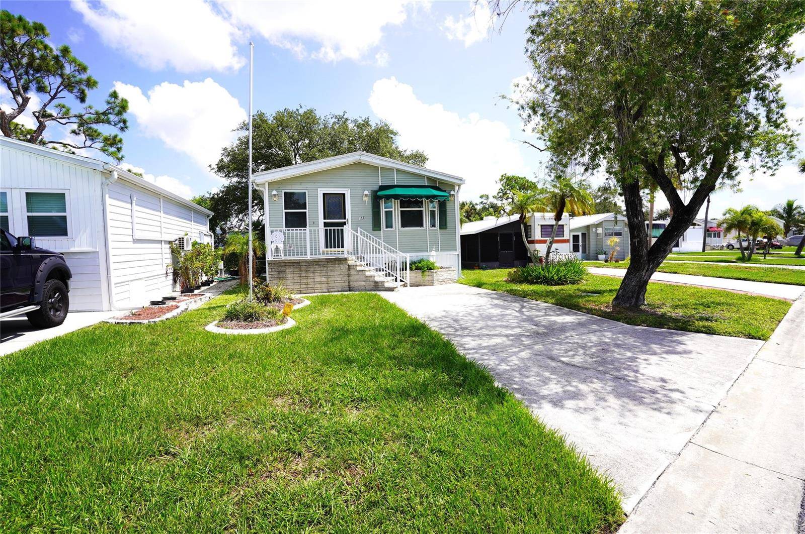 125 BROOKSHIRE DR, Nokomis, FL 34275
