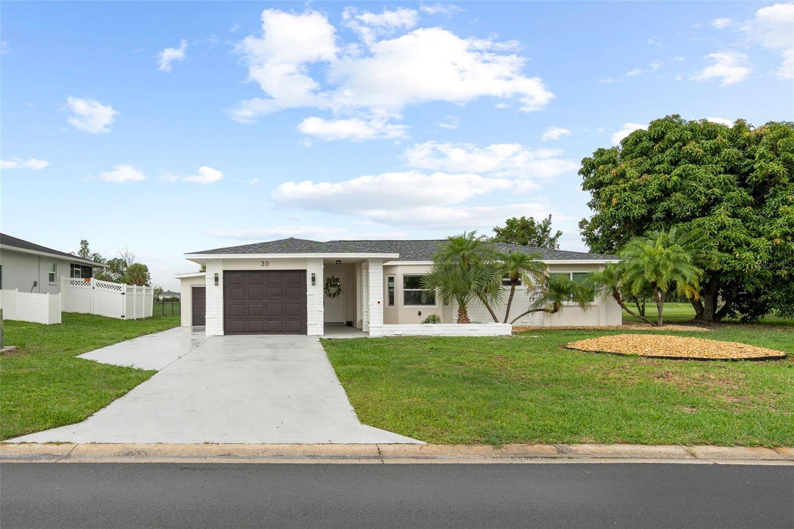 30 OAKLAND HILLS CT, Rotonda West, FL 33947