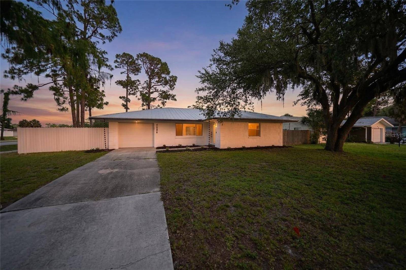 2506 LAKESHORE CIR, Port Charlotte, FL 33952