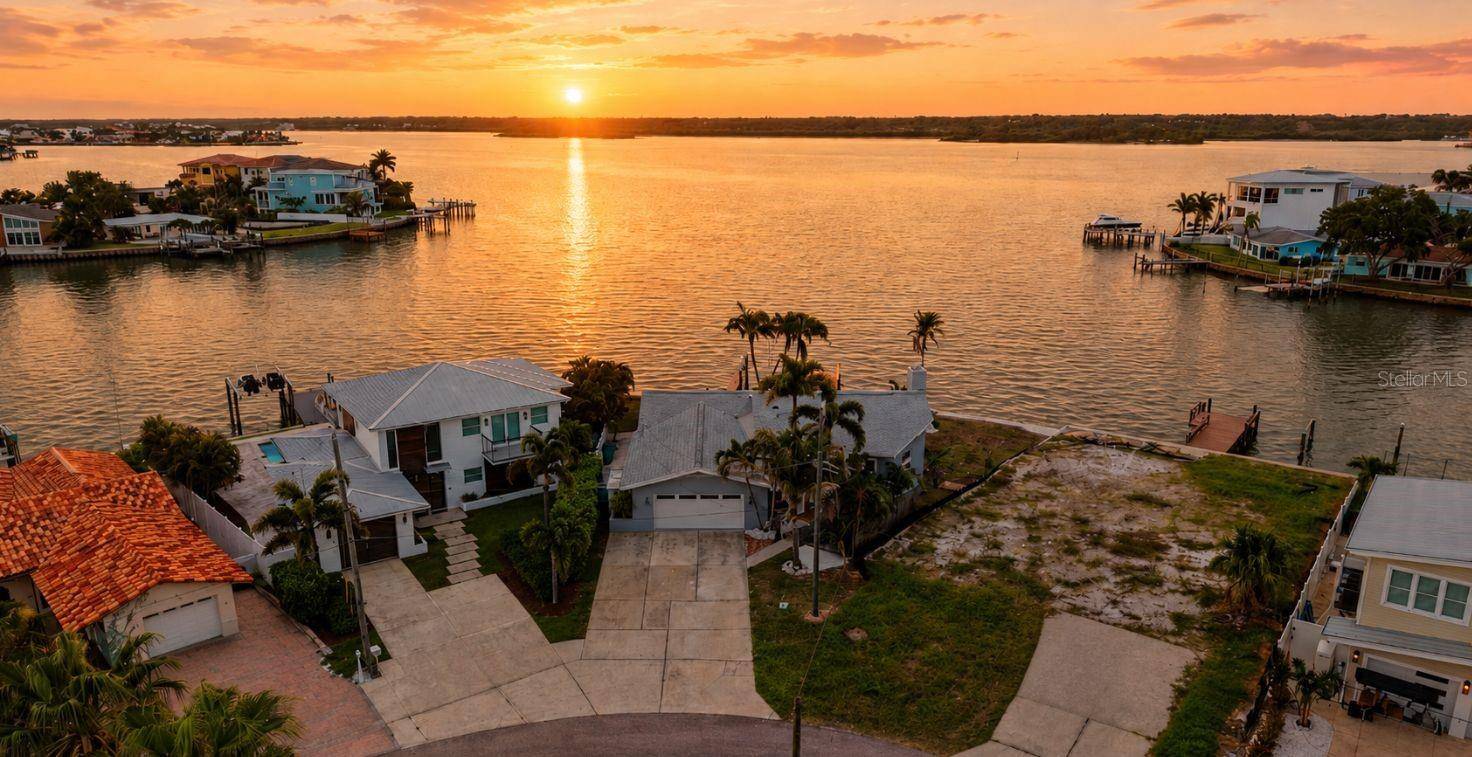 16115 4TH ST E, Redington Beach, FL 33708