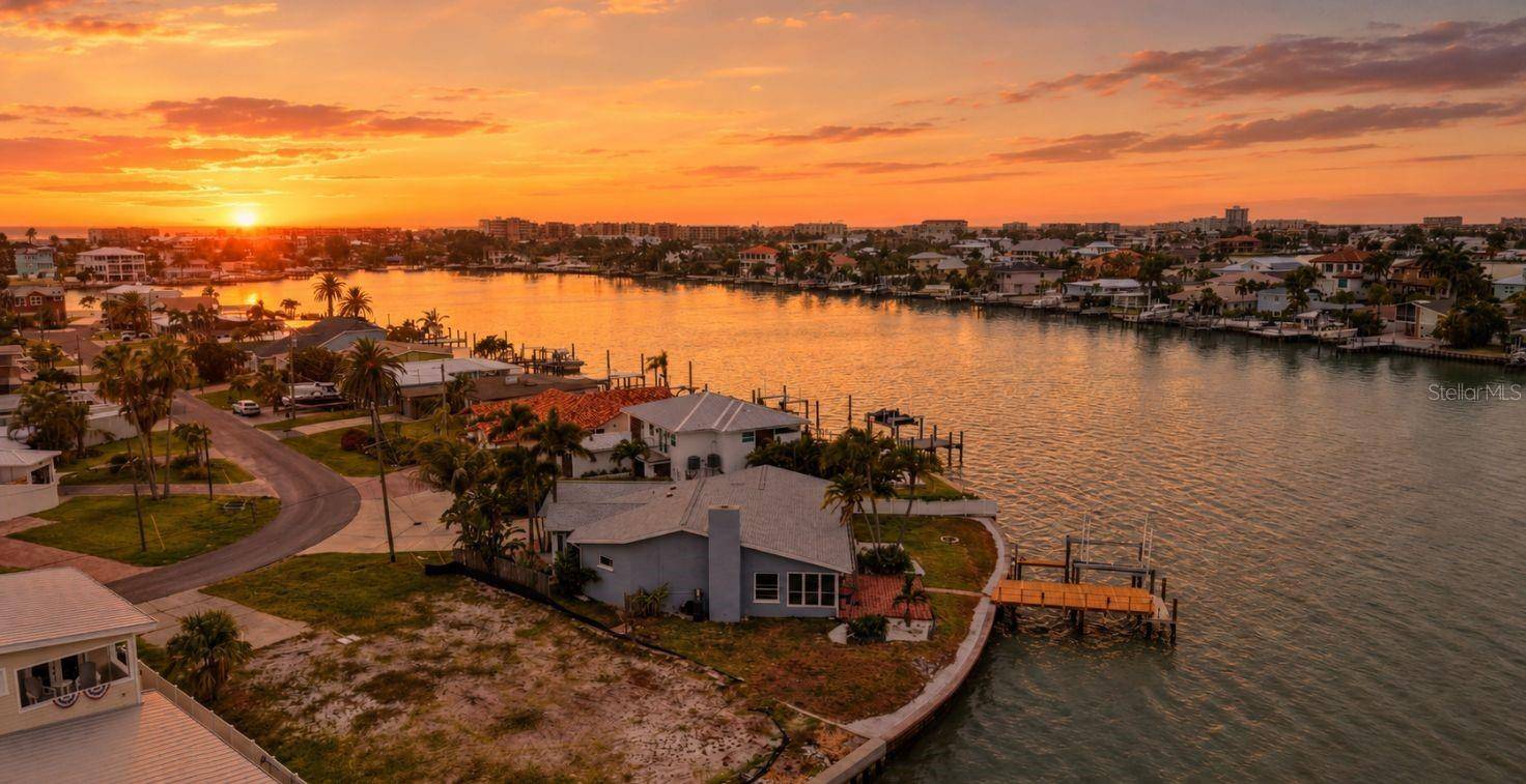 16115 4TH ST E, Redington Beach, FL 33708