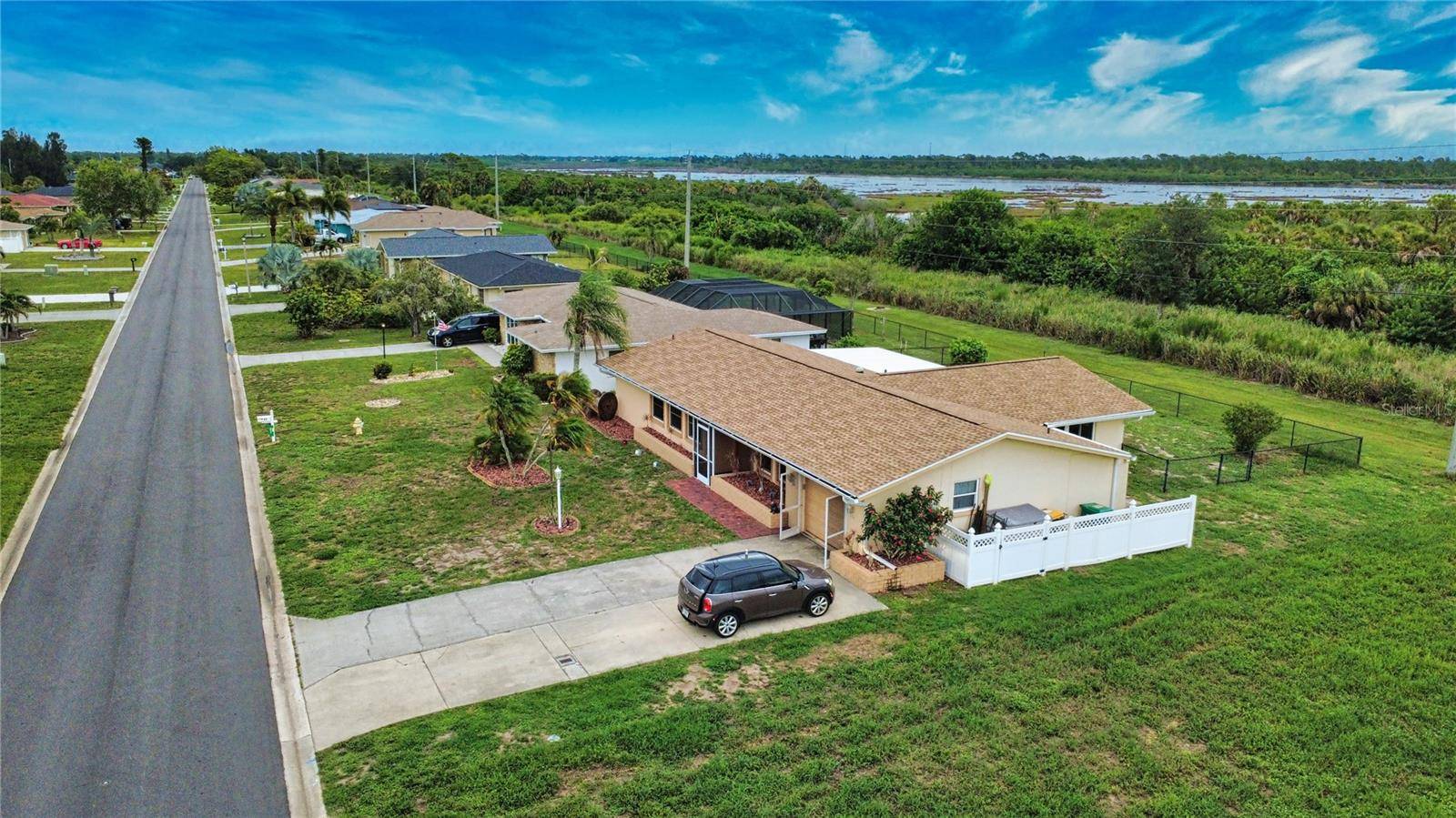 27 ANNAPOLIS LN, Rotonda West, FL 33947