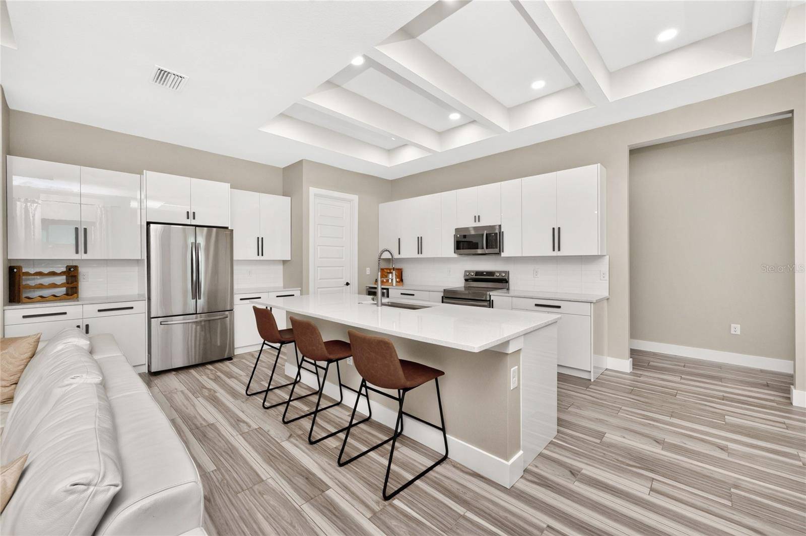 253 LONG MEADOW LN, Rotonda West, FL 33947