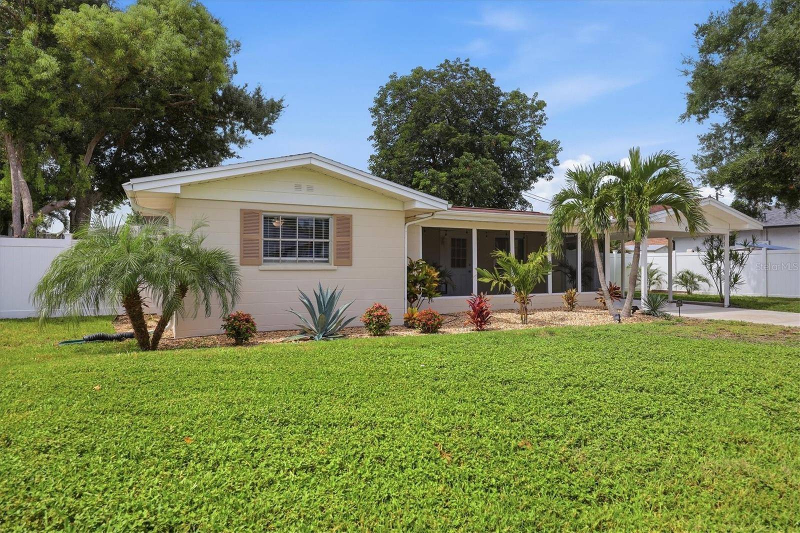 630 E SEMINOLE DR, Venice, FL 34293