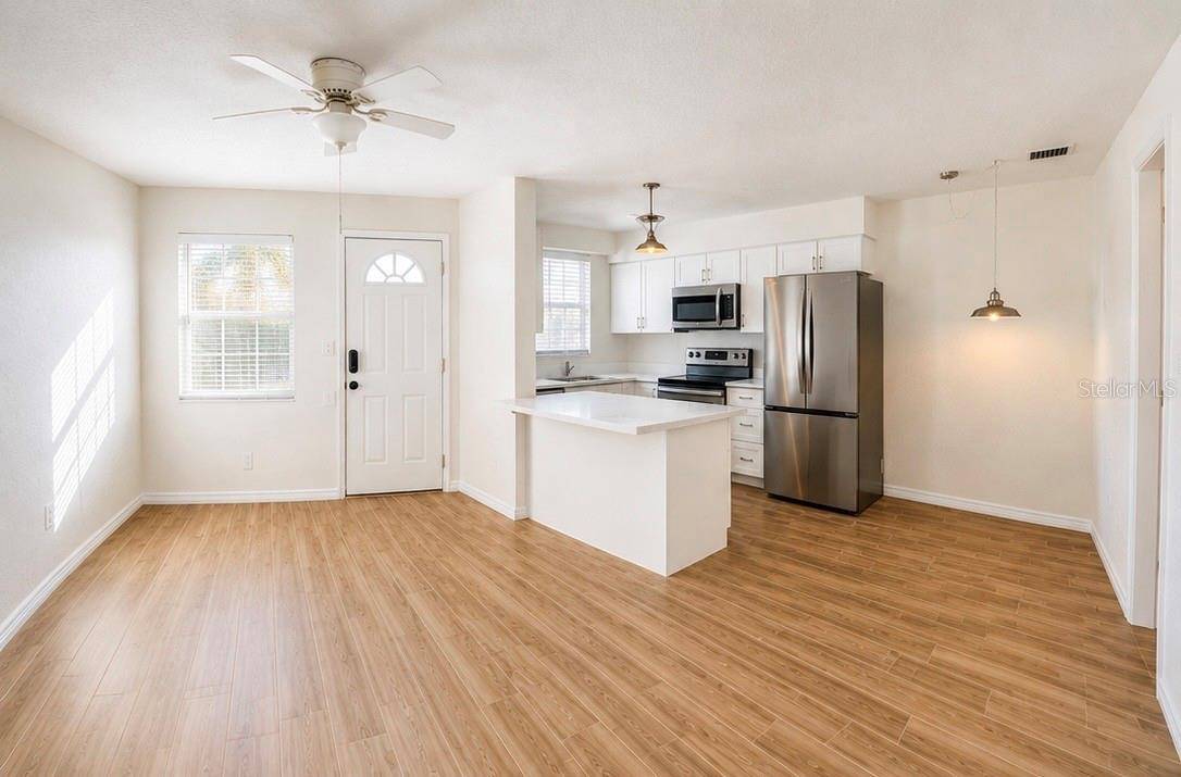 9030 BLIND PASS RD #D6, St Petersburg, FL 33706
