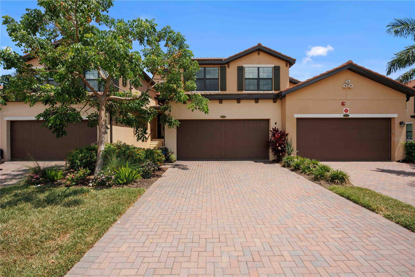 10821 TARFLOWER DR #202, Venice, FL 34293