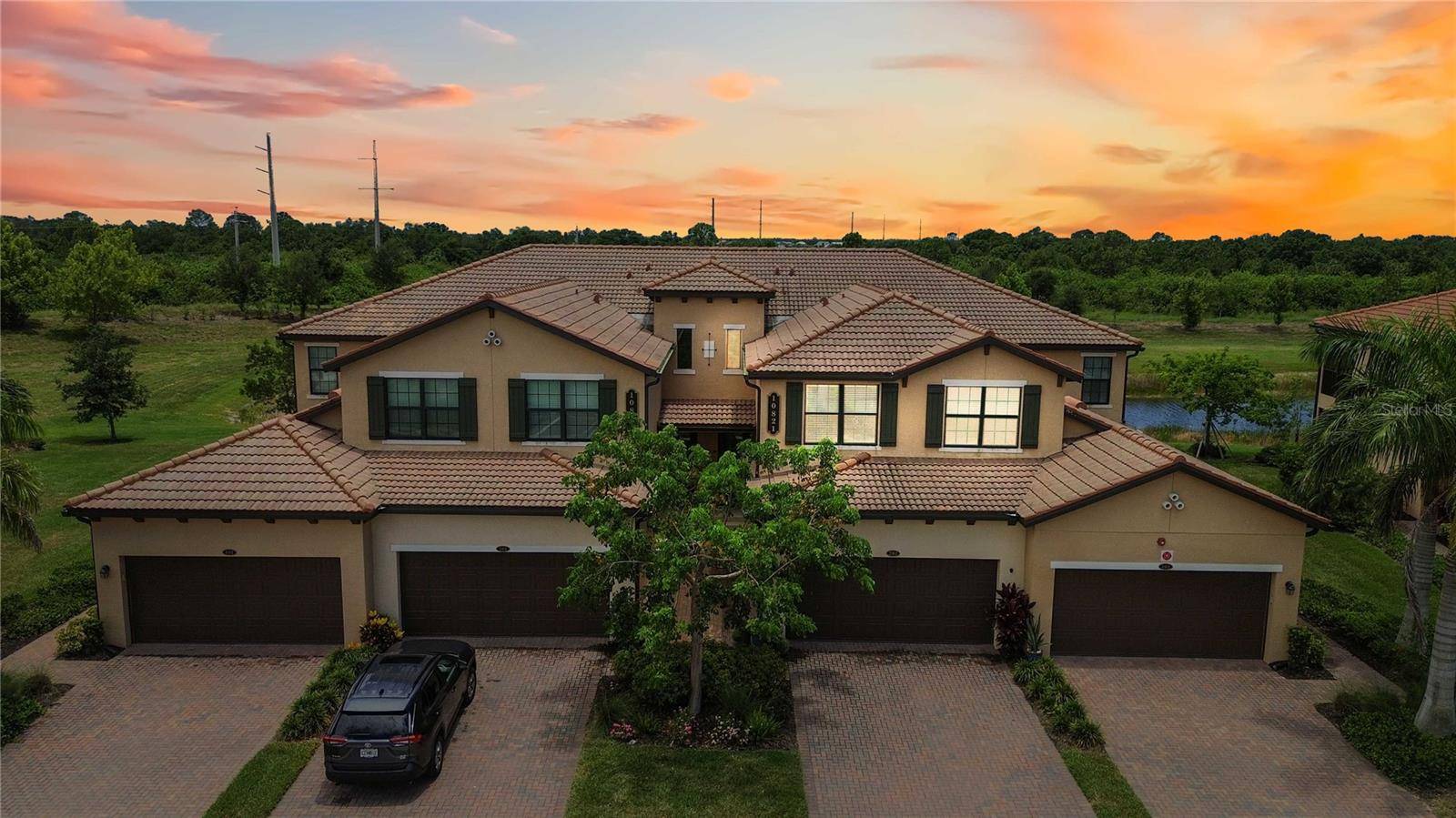 10821 TARFLOWER DR #202, Venice, FL 34293