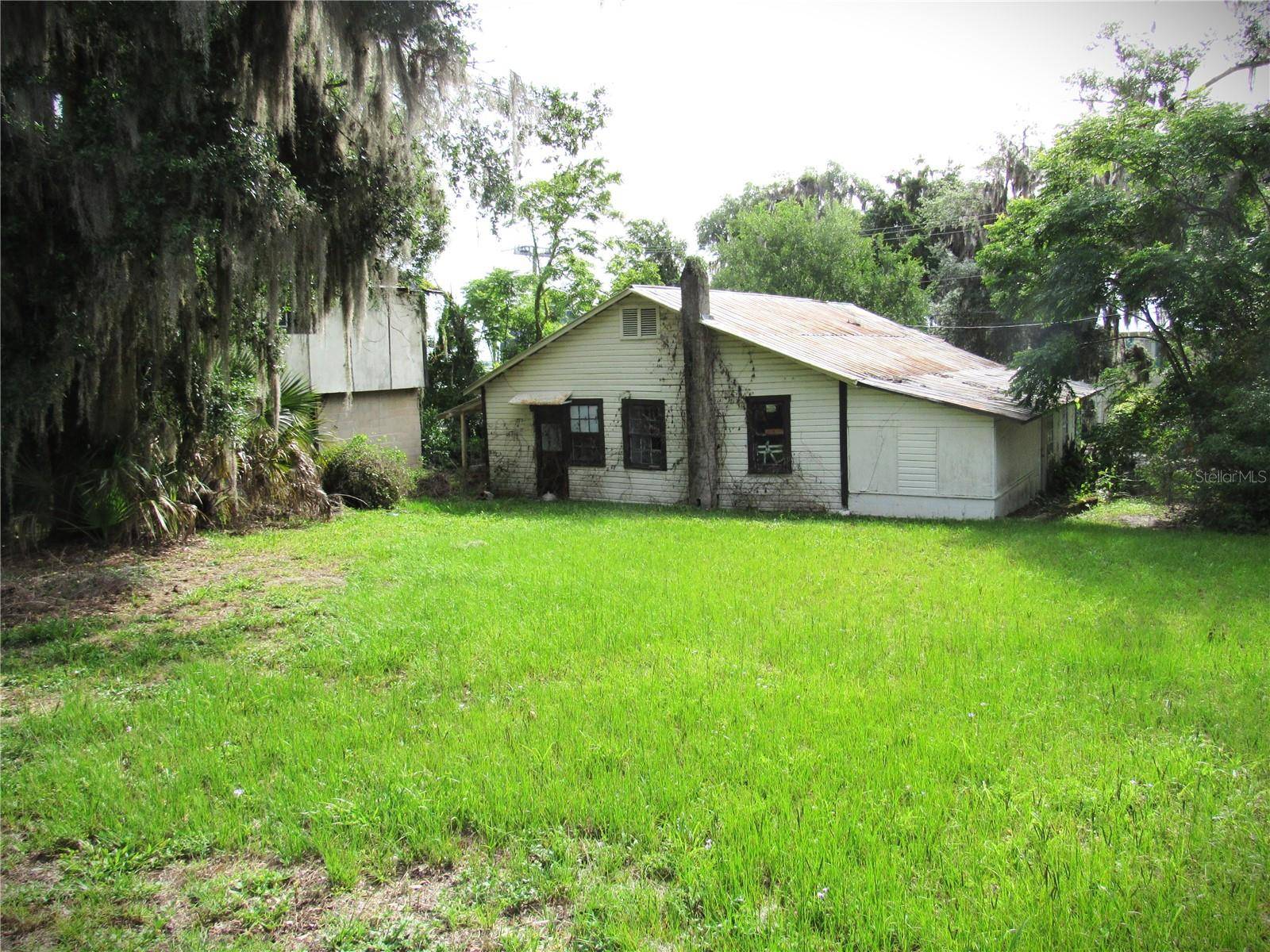 14 S LAKE ST, Crescent City, FL 32112