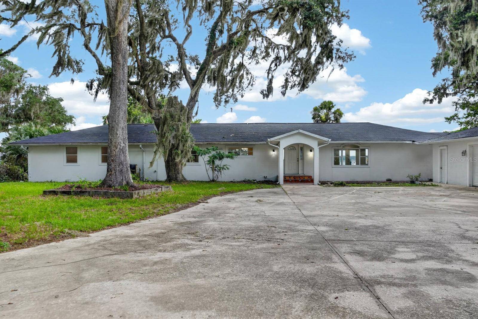 157 W GRANDVIEW DR, East Palatka, FL 32131