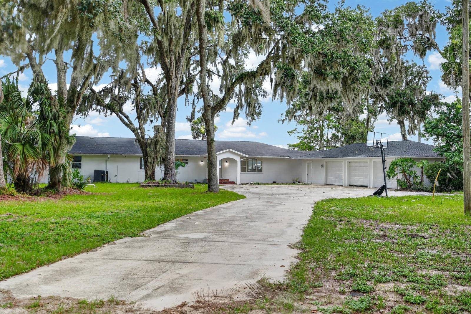 157 W GRANDVIEW DR, East Palatka, FL 32131
