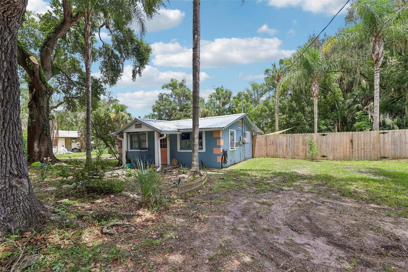 521 S 9TH ST, Crescent City, FL 32112