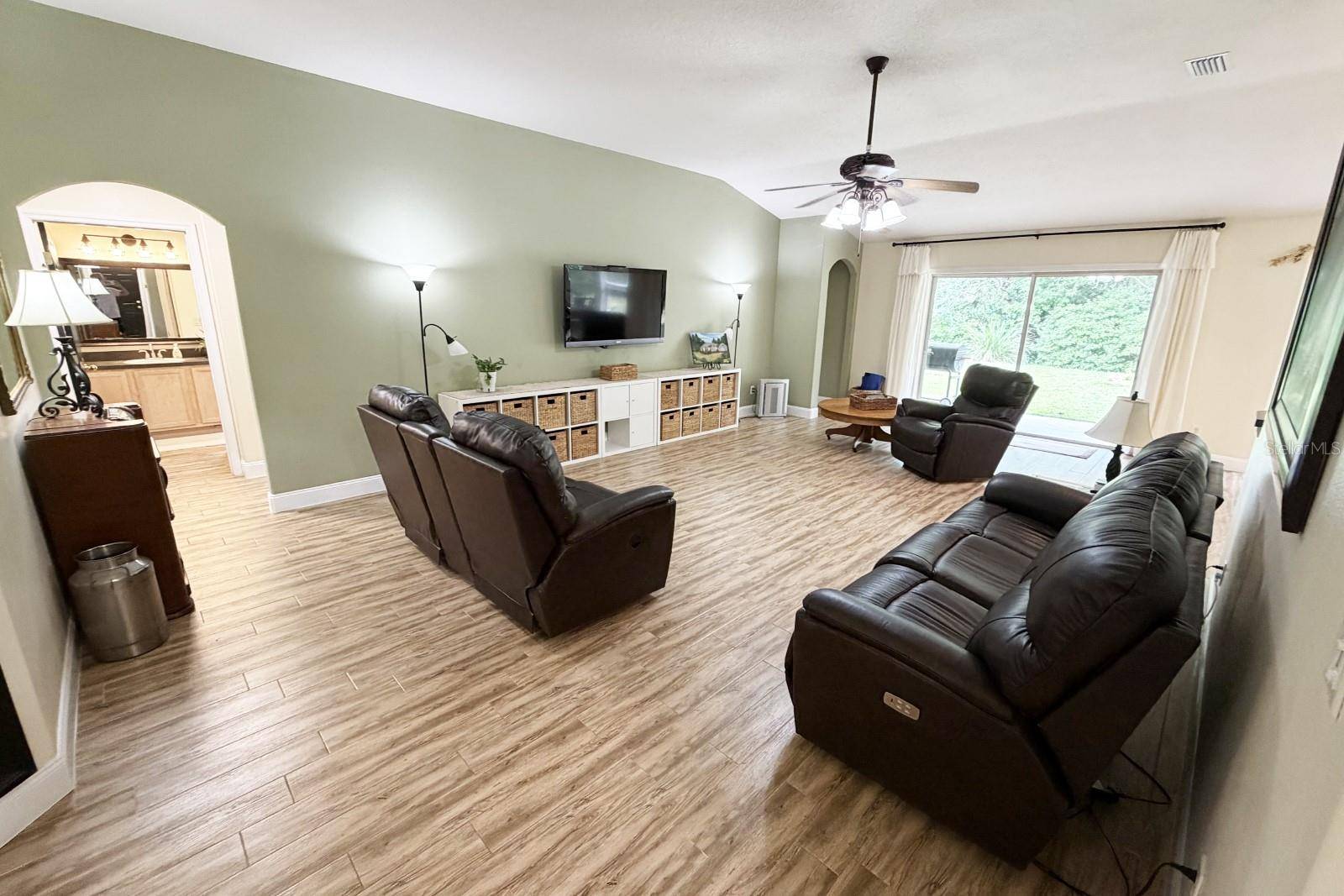 1 SLEEPING BEAUTY PL, Palm Coast, FL 32164