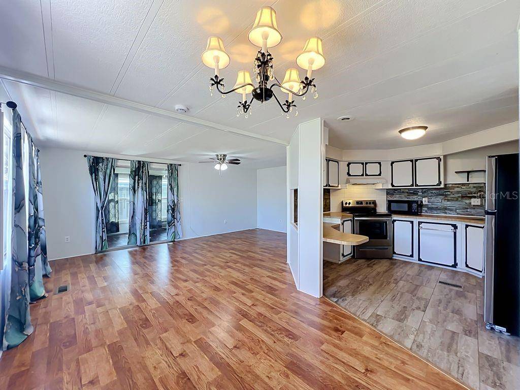 1203 APACHE CIR, Tavares, FL 32778
