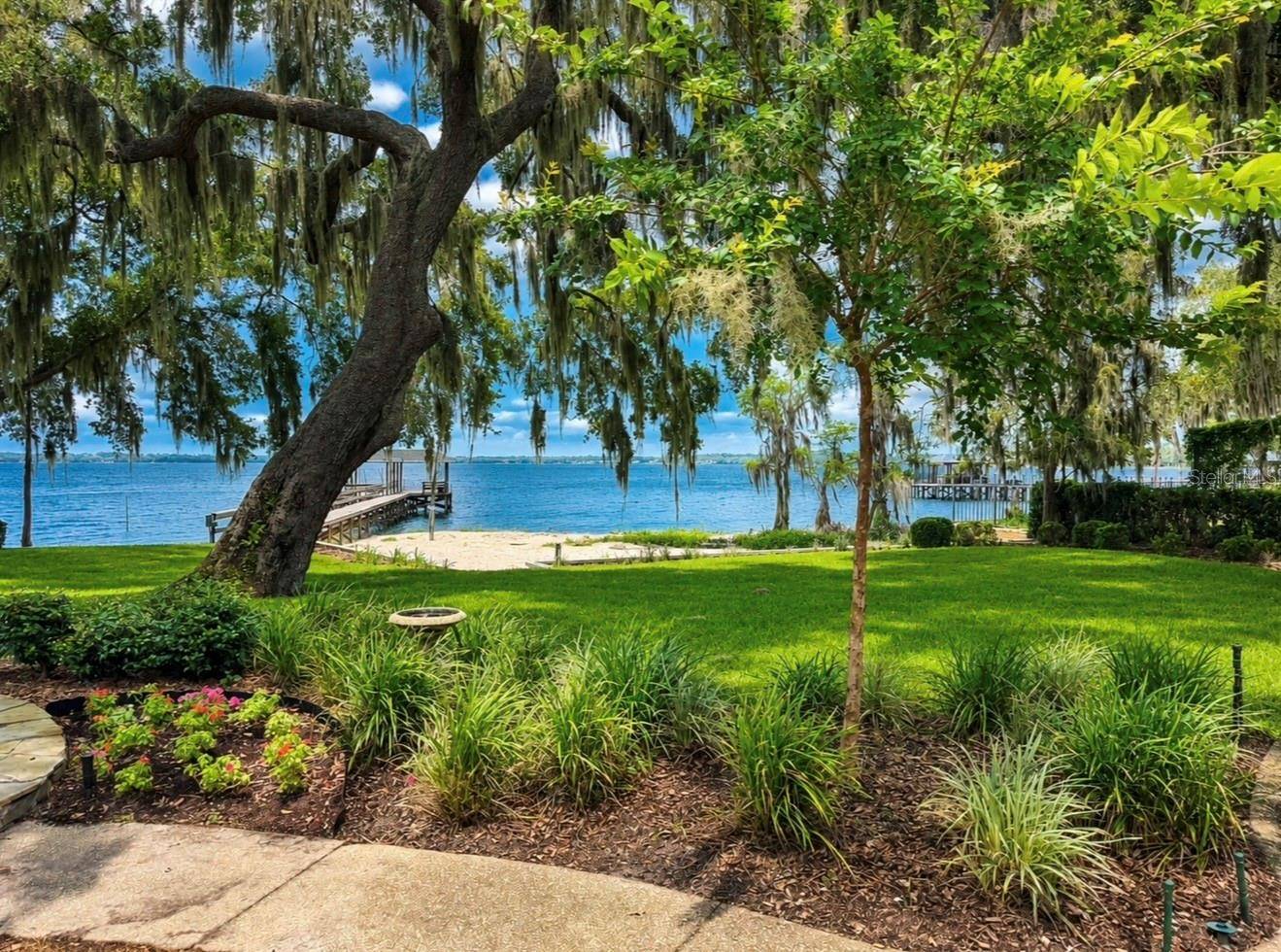 1341 W LAKESHORE DR, Clermont, FL 34711