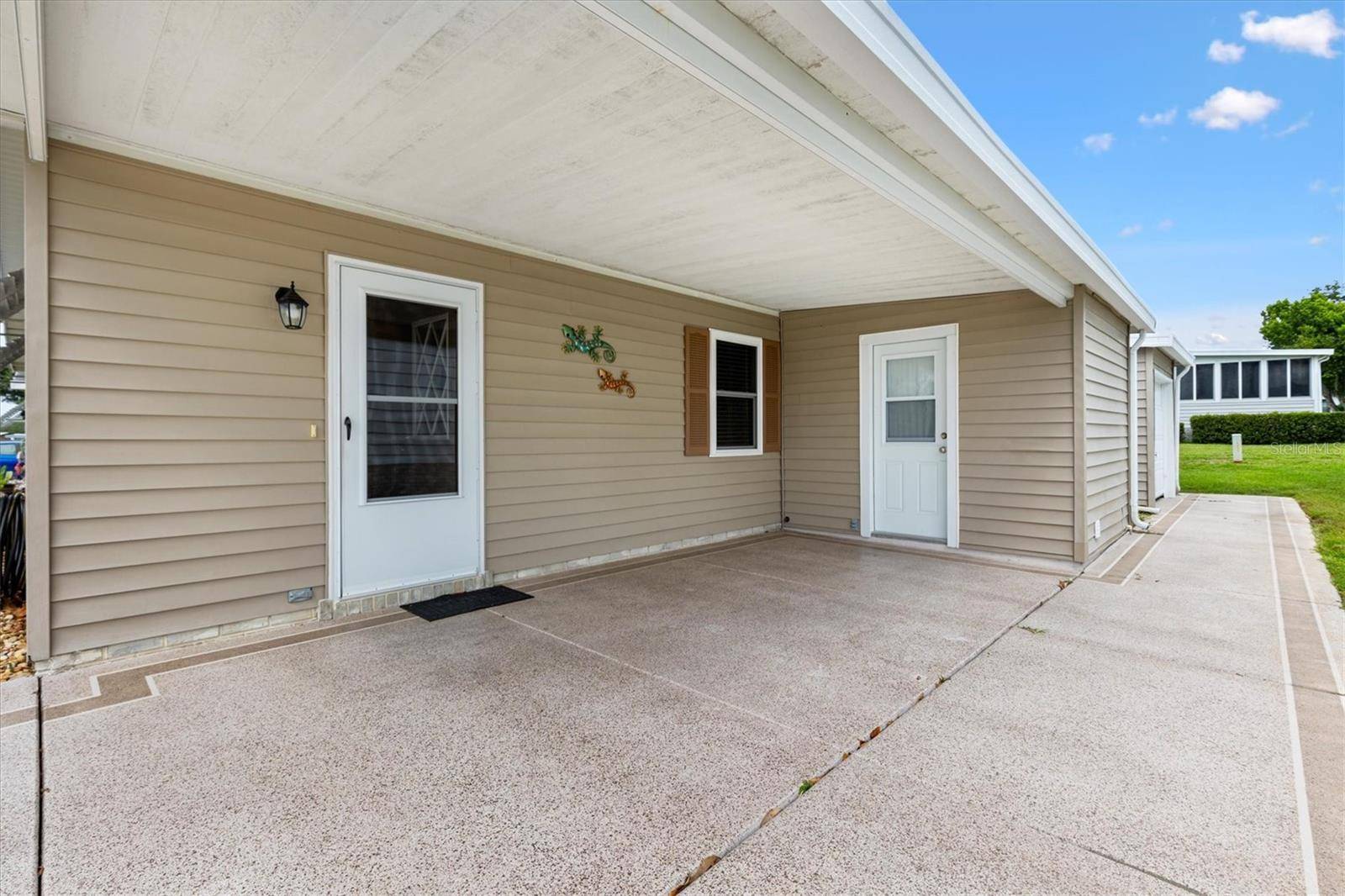 1534 HILLCREST DR, Lady Lake, FL 32159