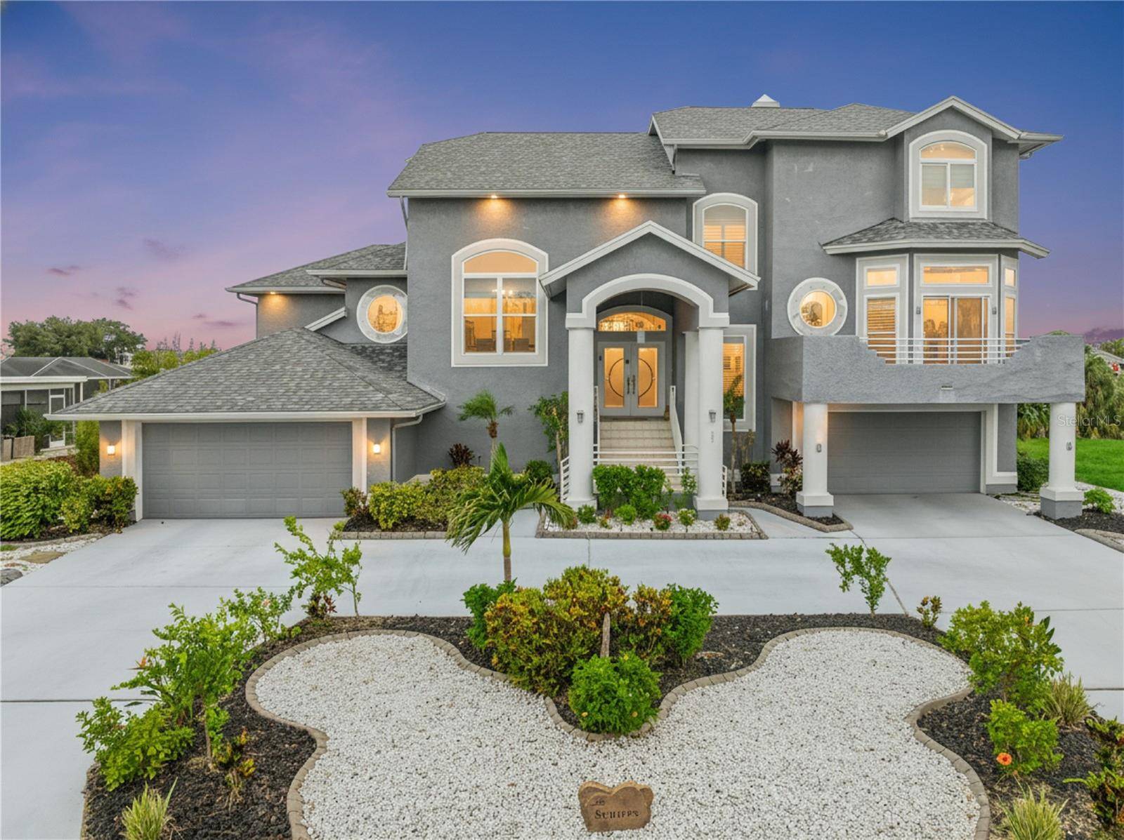 807 CHIPAWAY DR, Apollo Beach, FL 33572