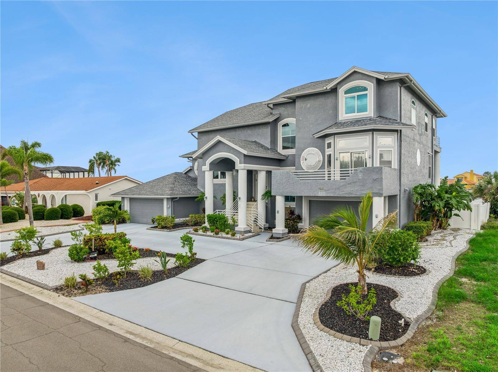 807 CHIPAWAY DR, Apollo Beach, FL 33572
