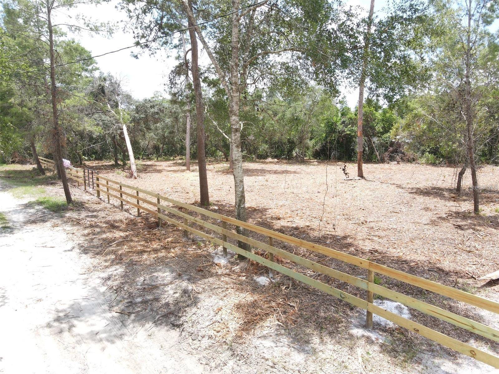 W PINE ST, Paisley, FL 32767