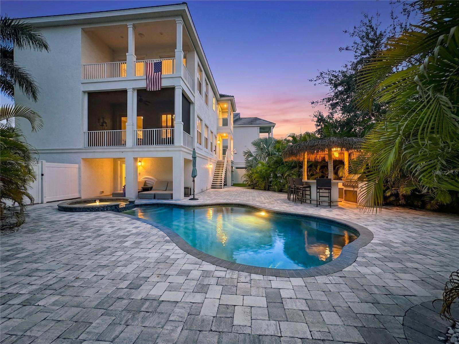 6925 BOCHI CIR, Sarasota, FL 34242
