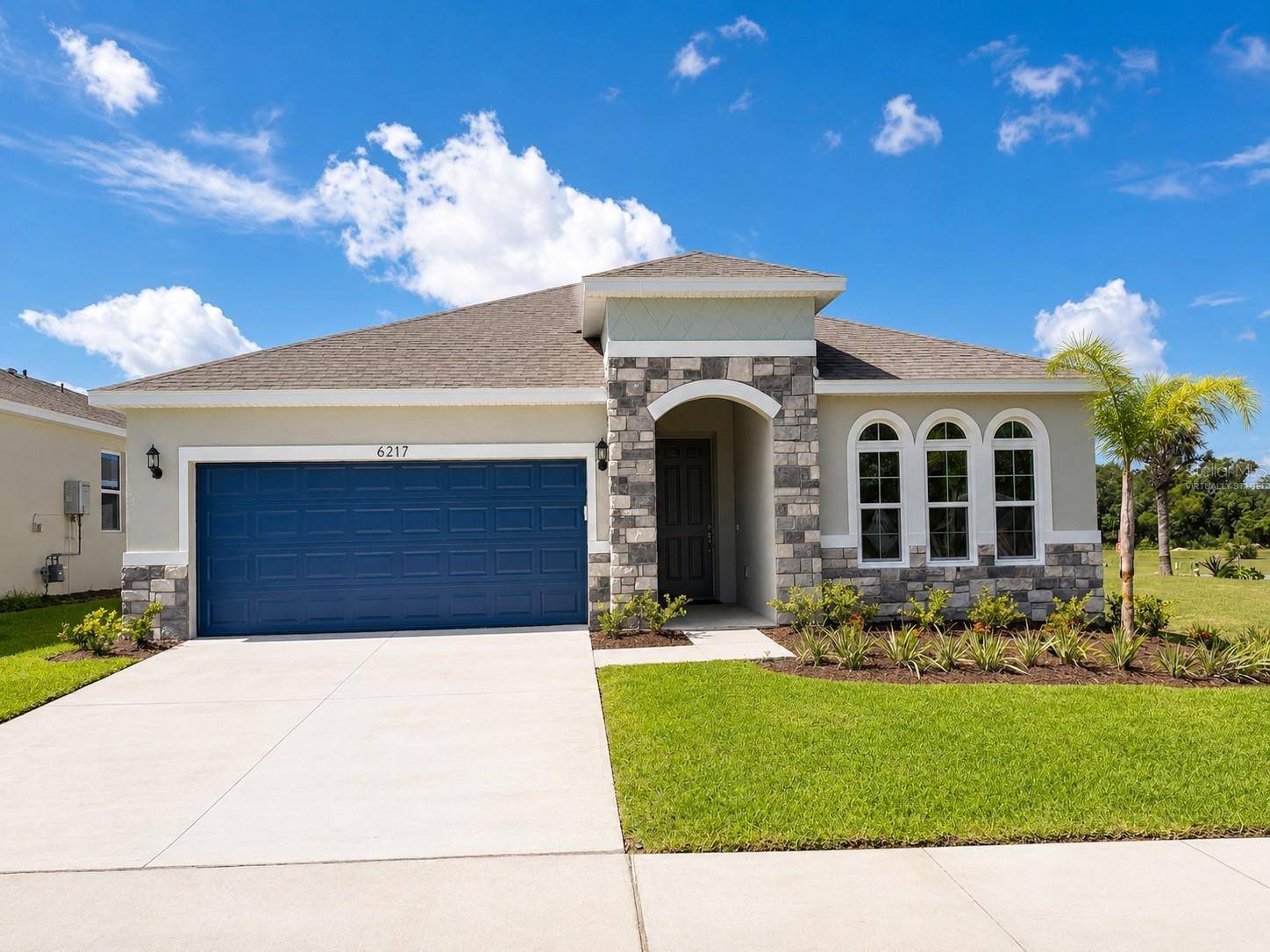 6217 SANDERS GROVE CIR, Okahumpka, FL 34762