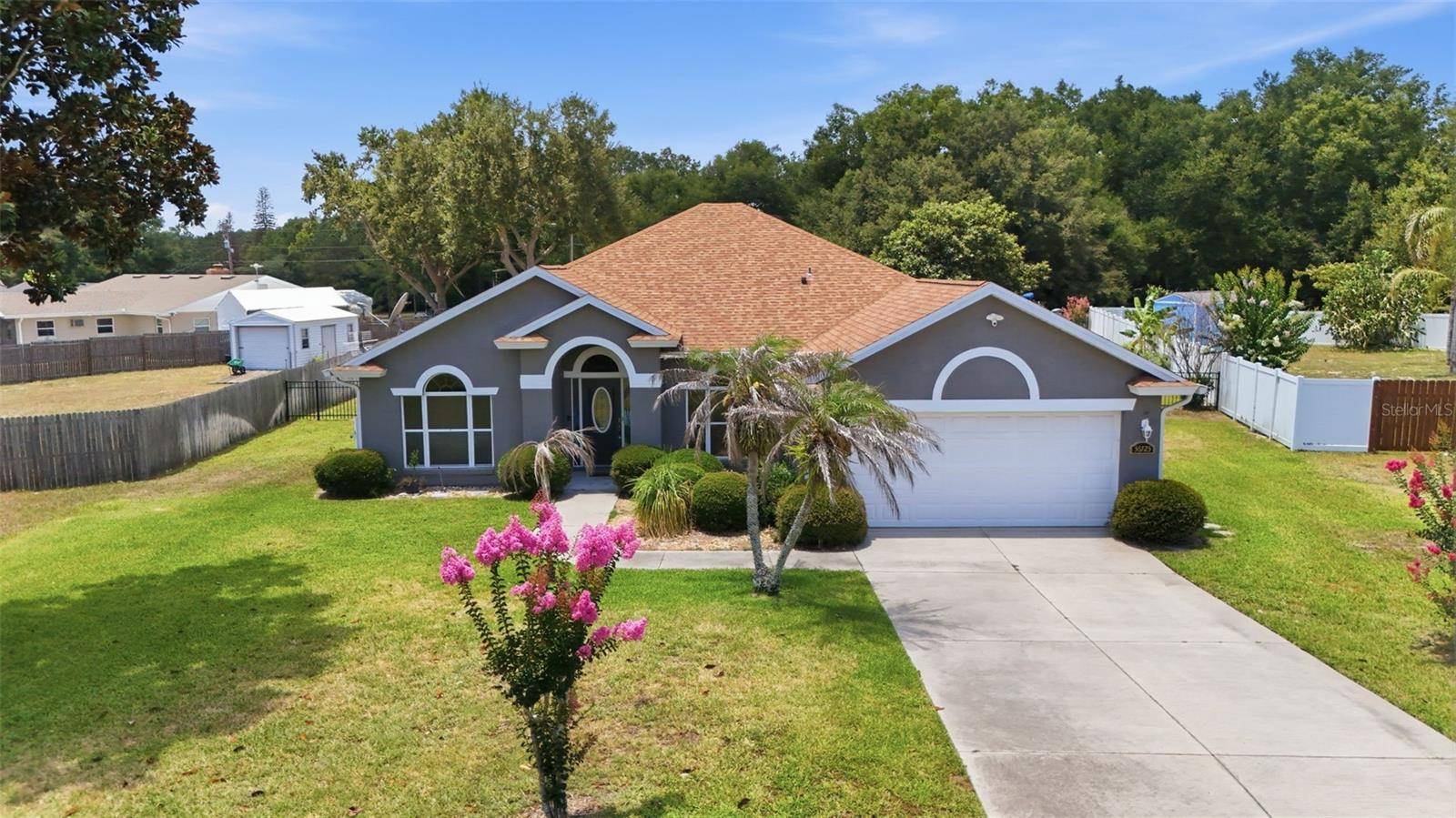 36723 SUNDANCE DR, Grand Island, FL 32735