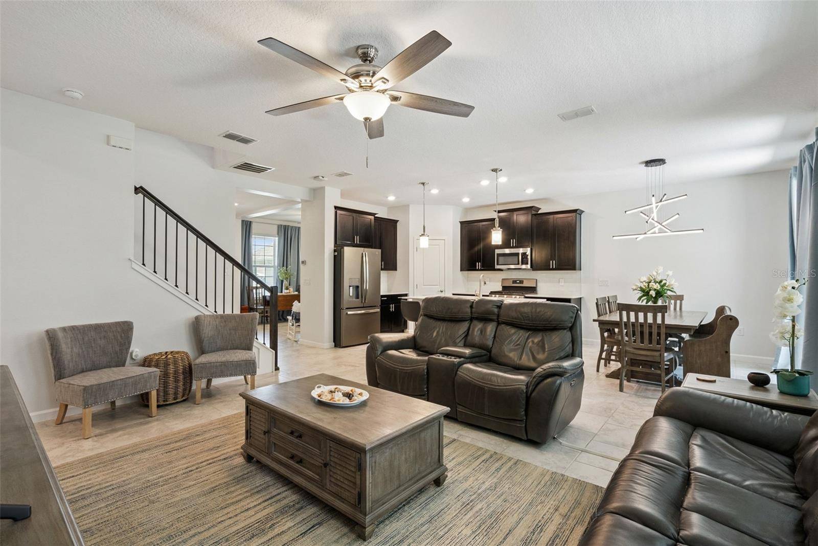 1235 DORA PARC LN, Mount Dora, FL 32757