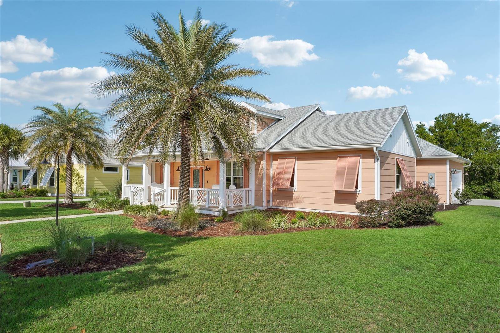1212 FIESTA KEY CIR, Lady Lake, FL 32159