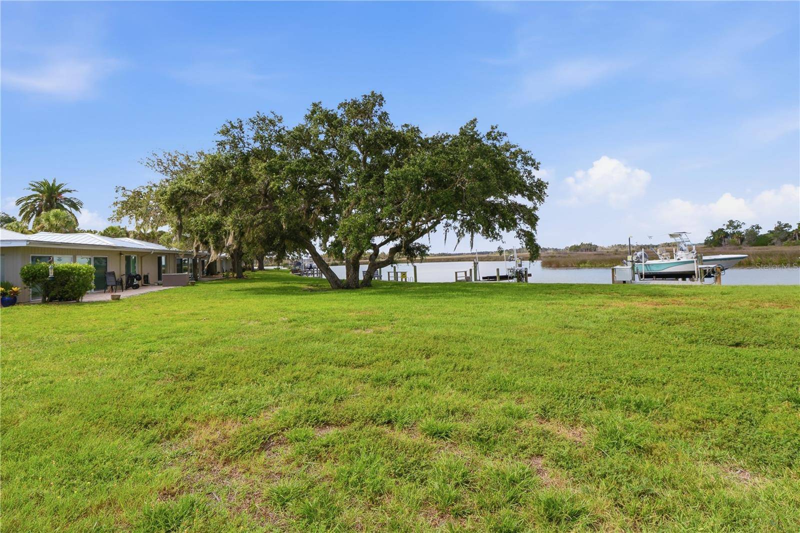 11628 W BAYSHORE DR #8, Crystal River, FL 34429