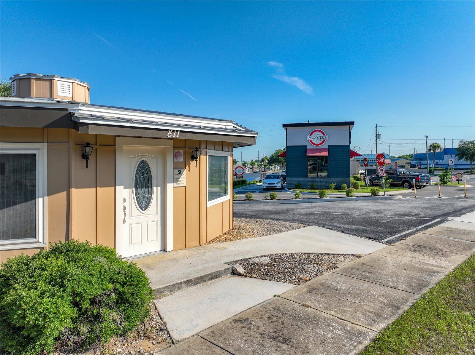 811 S BAY ST, Eustis, FL 32726