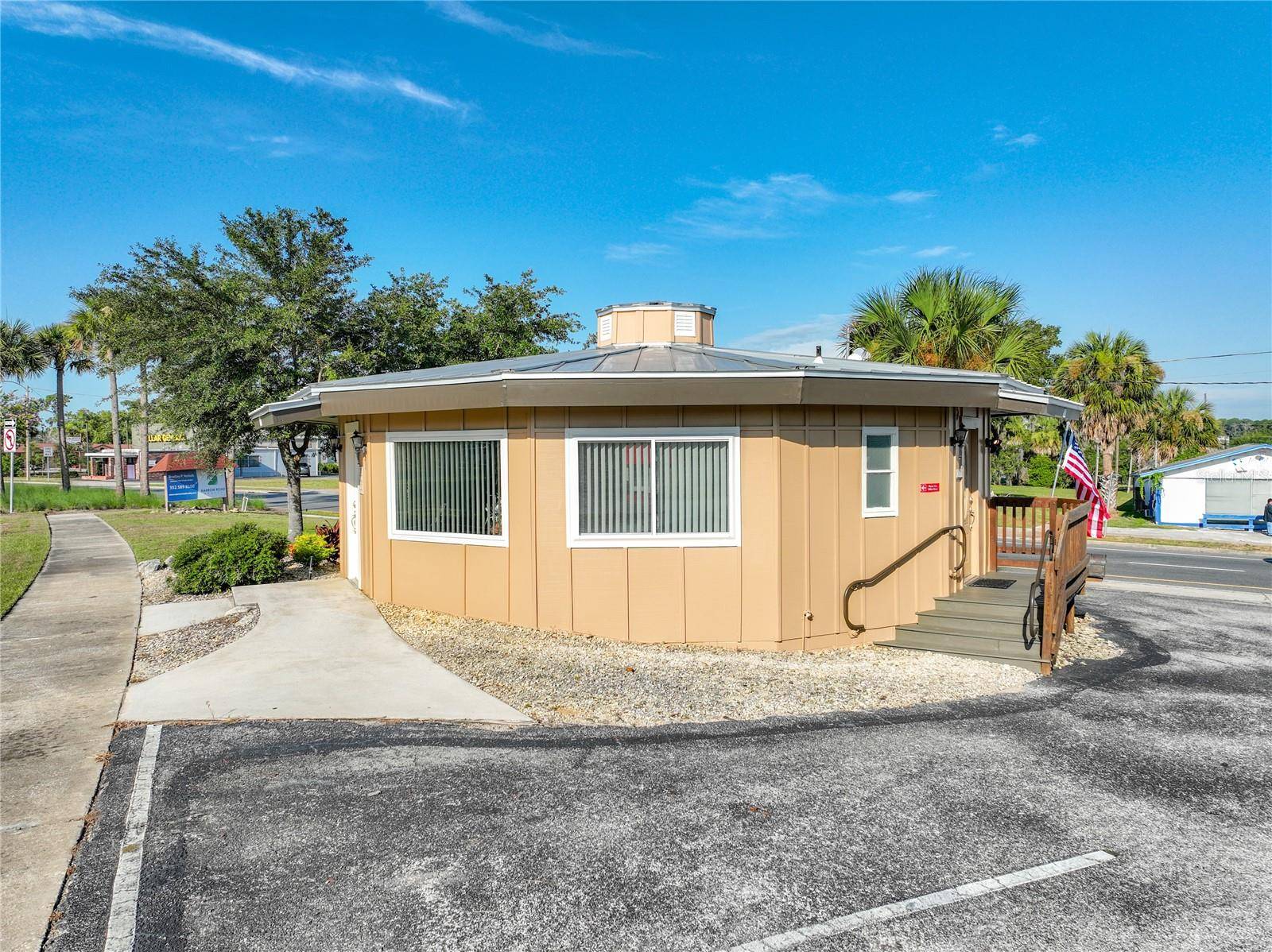 811 S BAY ST, Eustis, FL 32726
