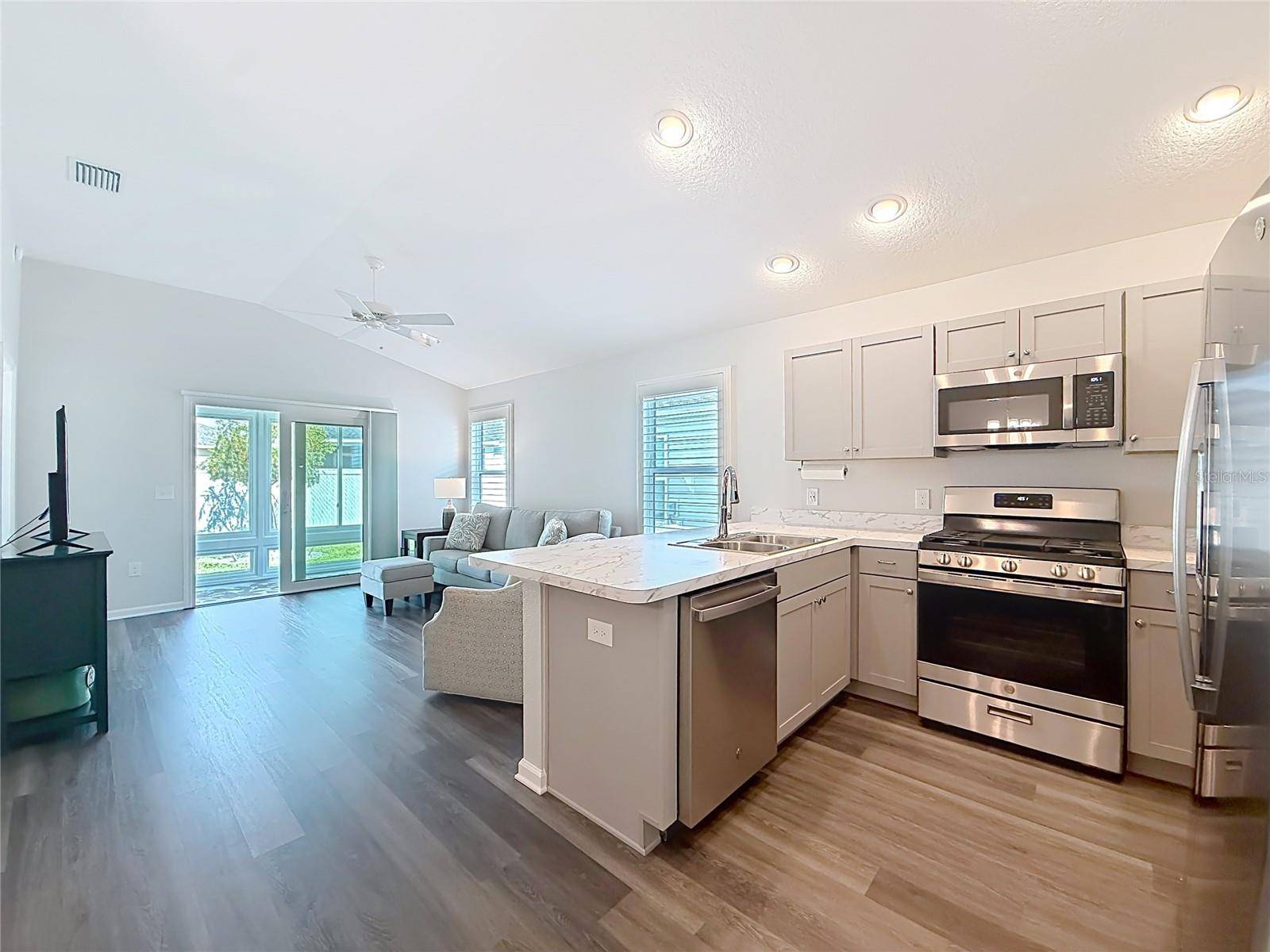 6966 LISA LN, The Villages, FL 34762