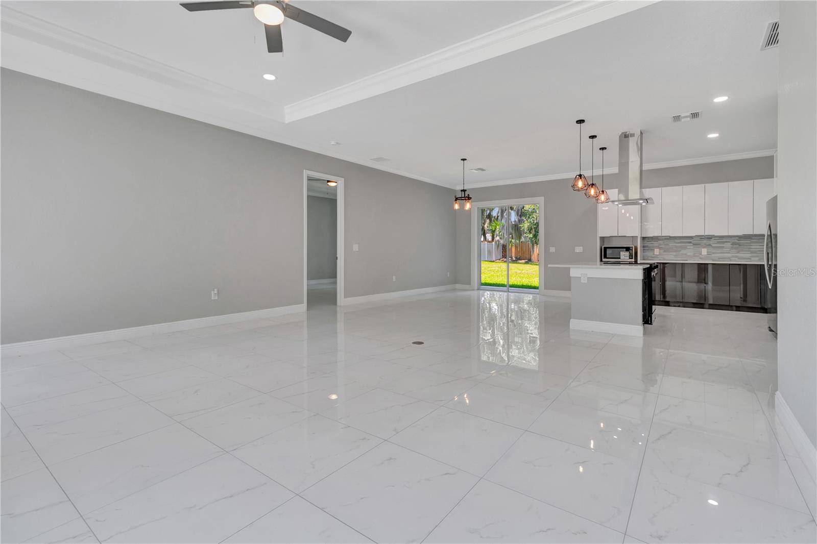 319 WATER SHORE DR, Leesburg, FL 34748