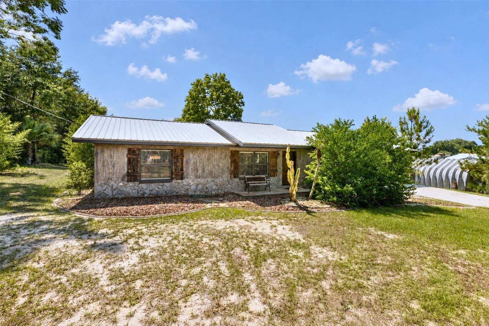 37149 GRAYS AIRPORT RD, Lady Lake, FL 32159