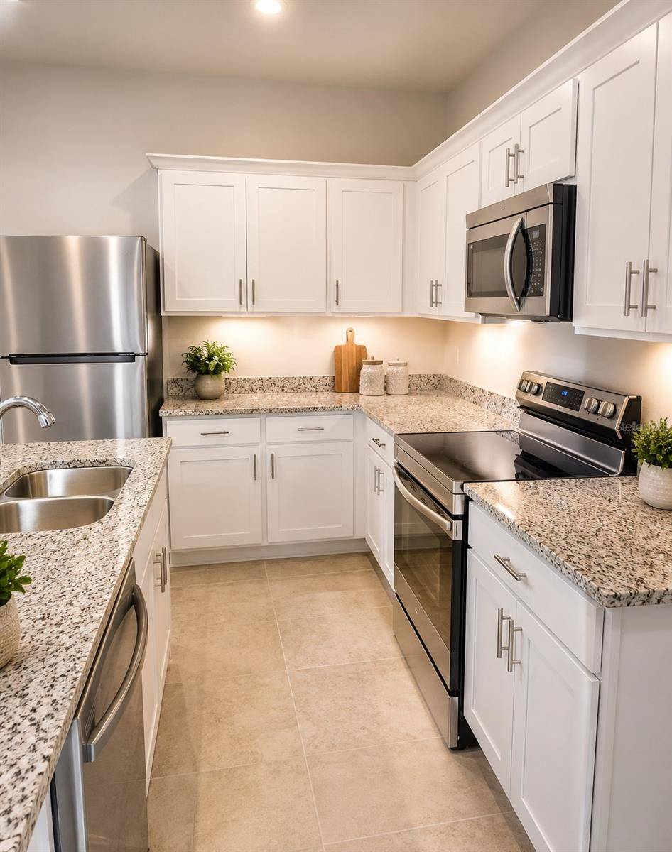 8731 SPORTSMAN LOOP, Groveland, FL 34736