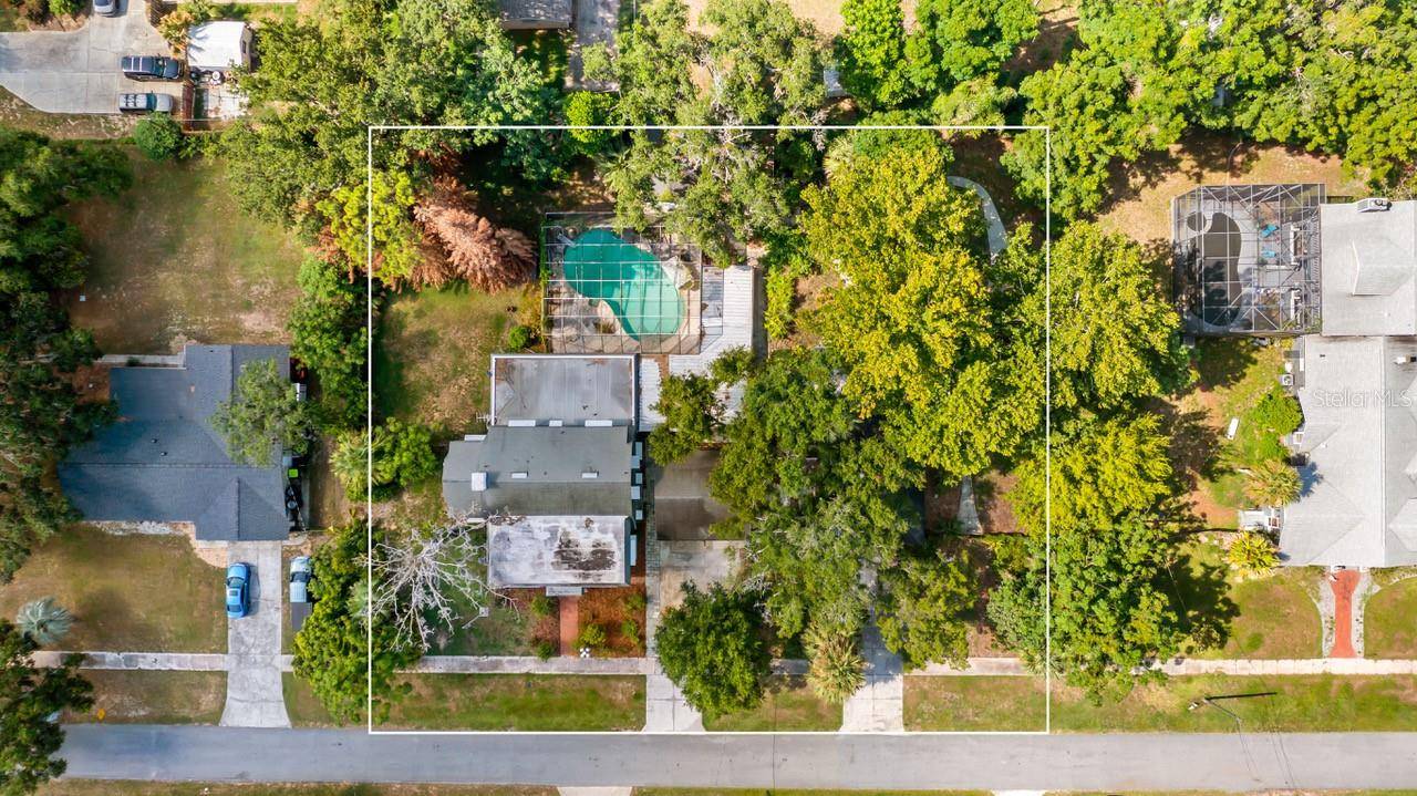 127 E LAUREL AVE, Howey In The Hills, FL 34737