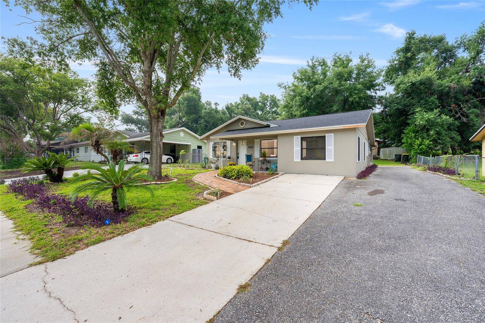 1015 W MONTROSE ST, Clermont, FL 34711