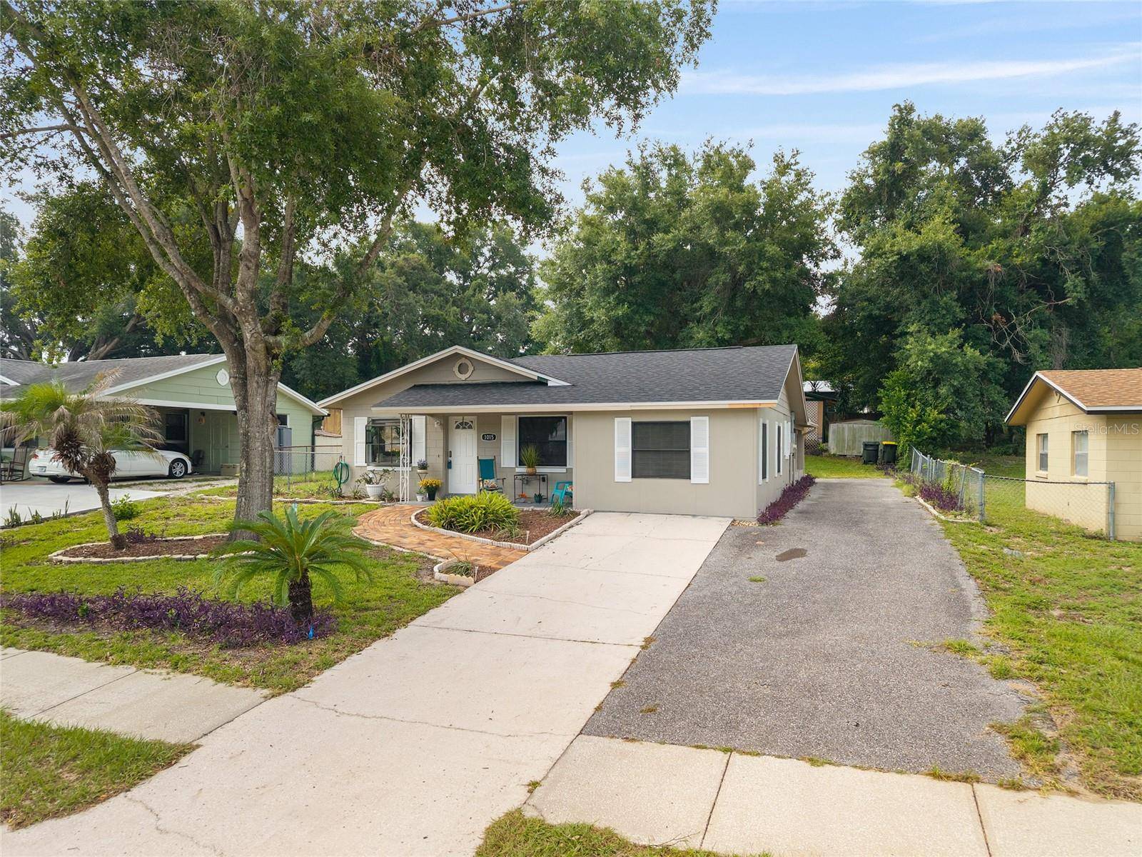1015 W MONTROSE ST, Clermont, FL 34711