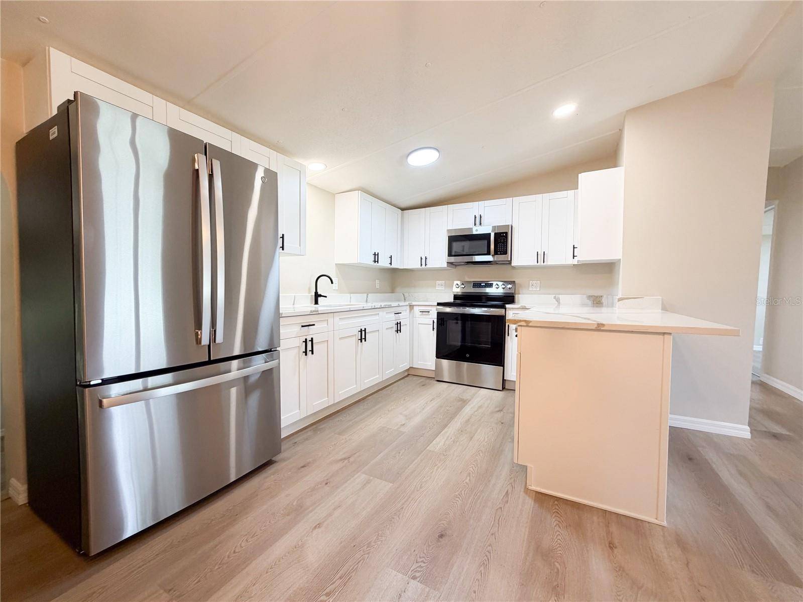 8017 E SKYLINE LN, Floral City, FL 34436