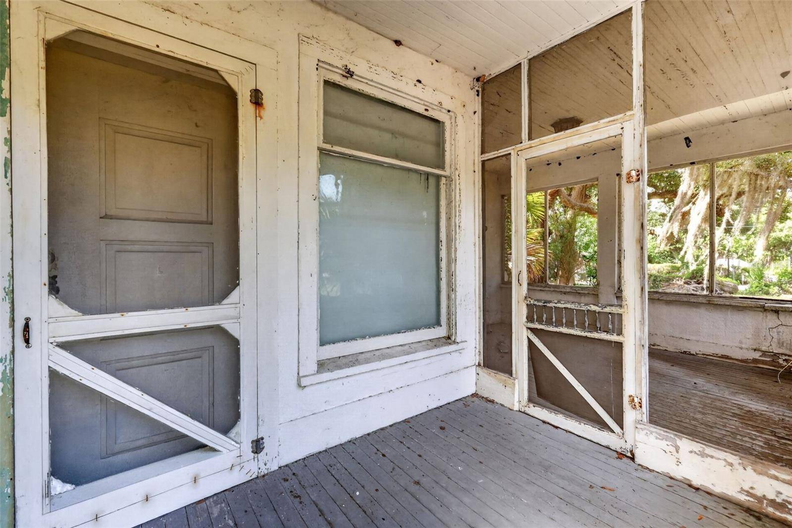 316 N HIGHLAND ST, Mount Dora, FL 32757