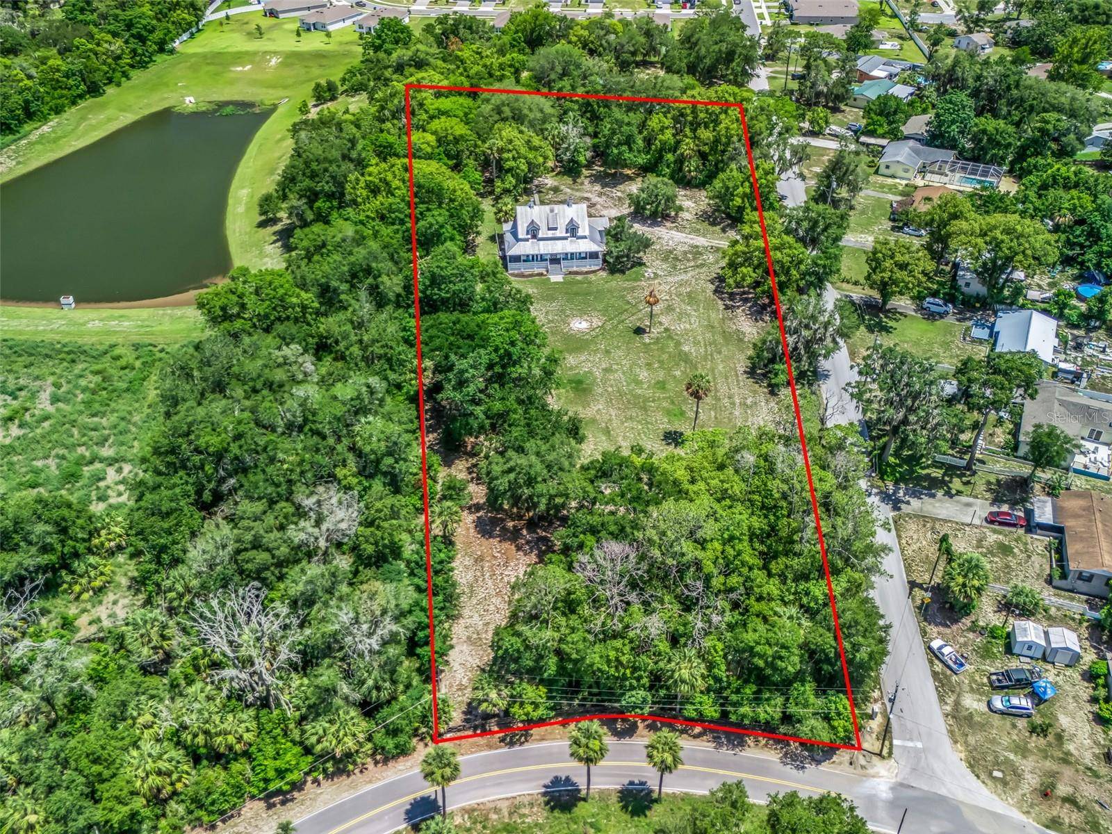 511 E MIRROR LAKE DR, Fruitland Park, FL 34731