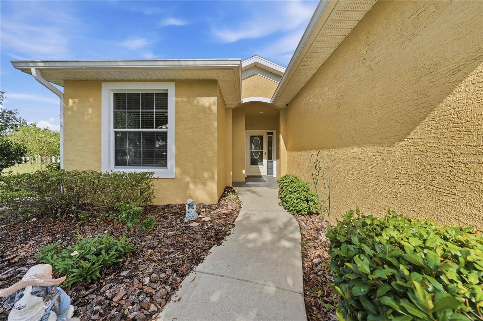 81 TWIN LAKE CIR, Umatilla, FL 32784
