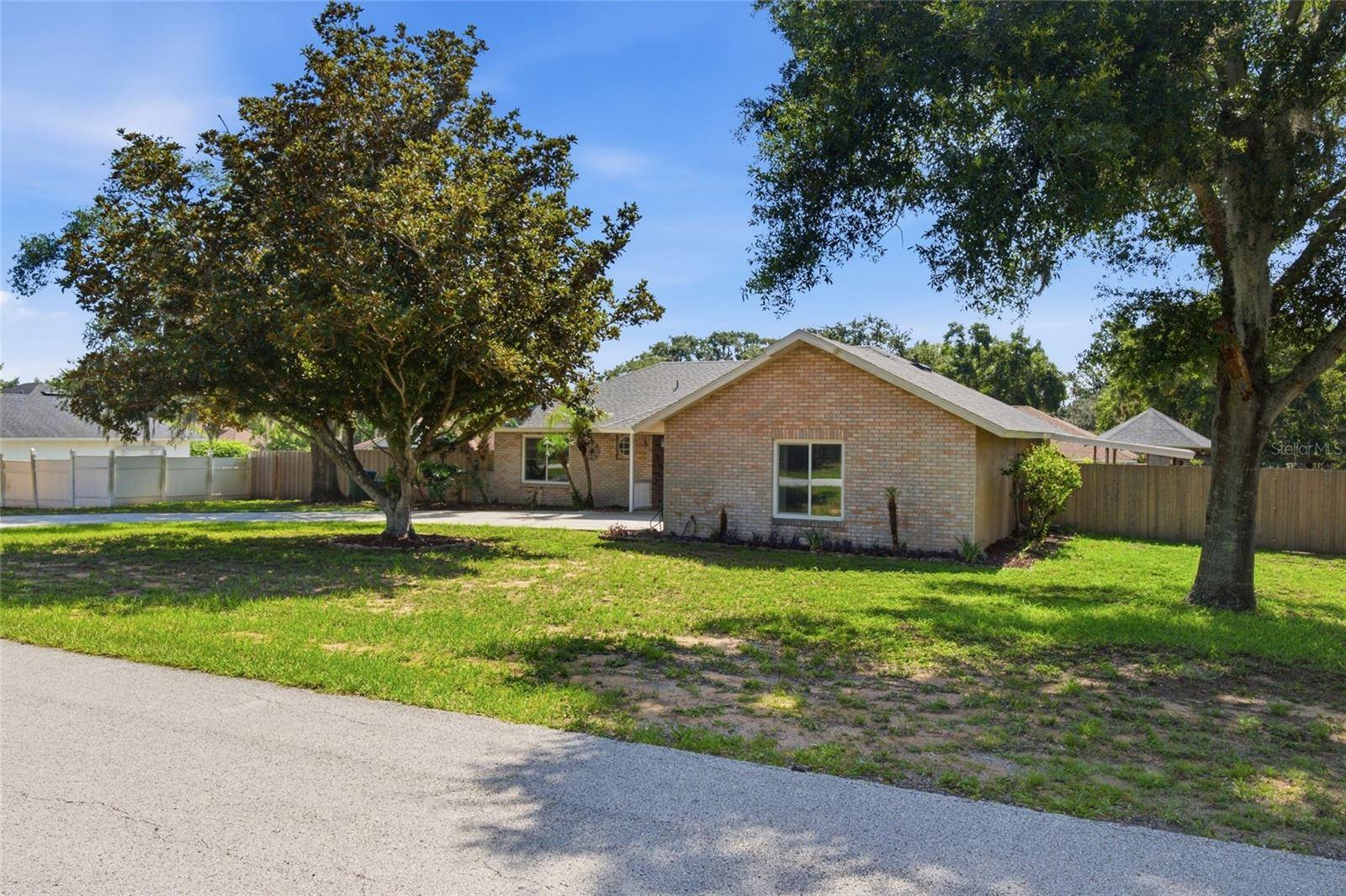 17522 HILLSIDE DR, Montverde, FL 34756