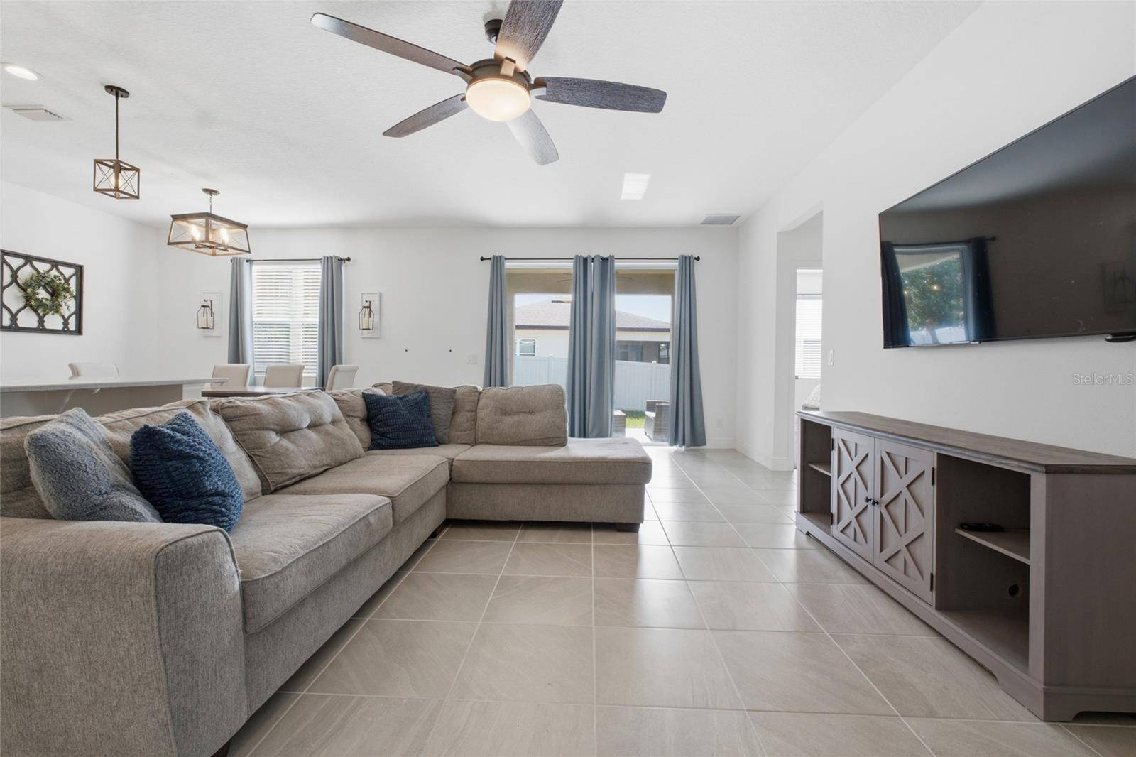 180 JENSEN DR, Groveland, FL 34736