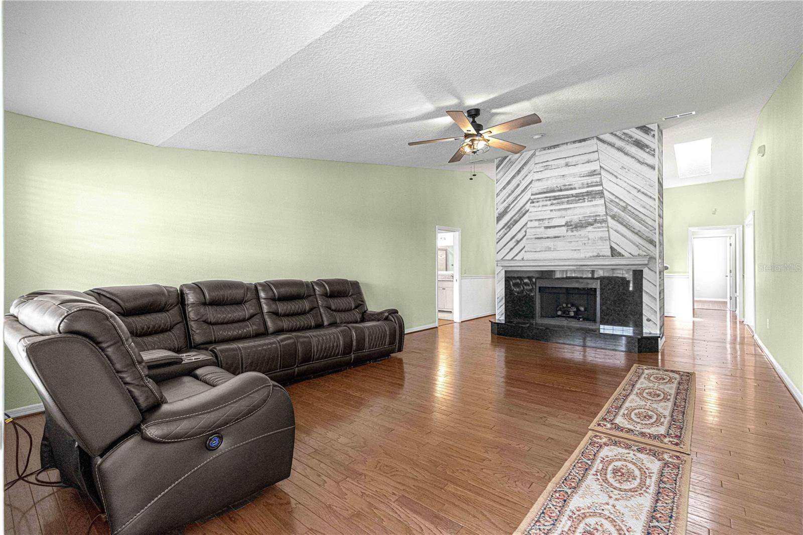 925 BEVERLY HARBORS DR, Leesburg, FL 34748
