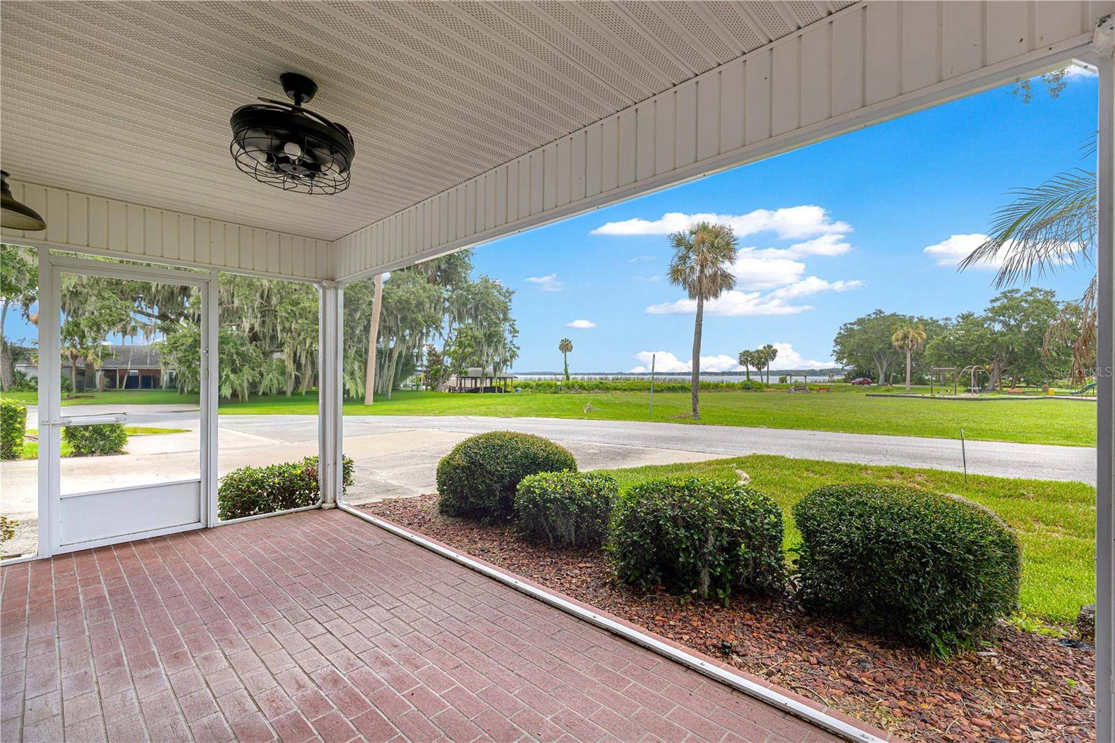 925 BEVERLY HARBORS DR, Leesburg, FL 34748