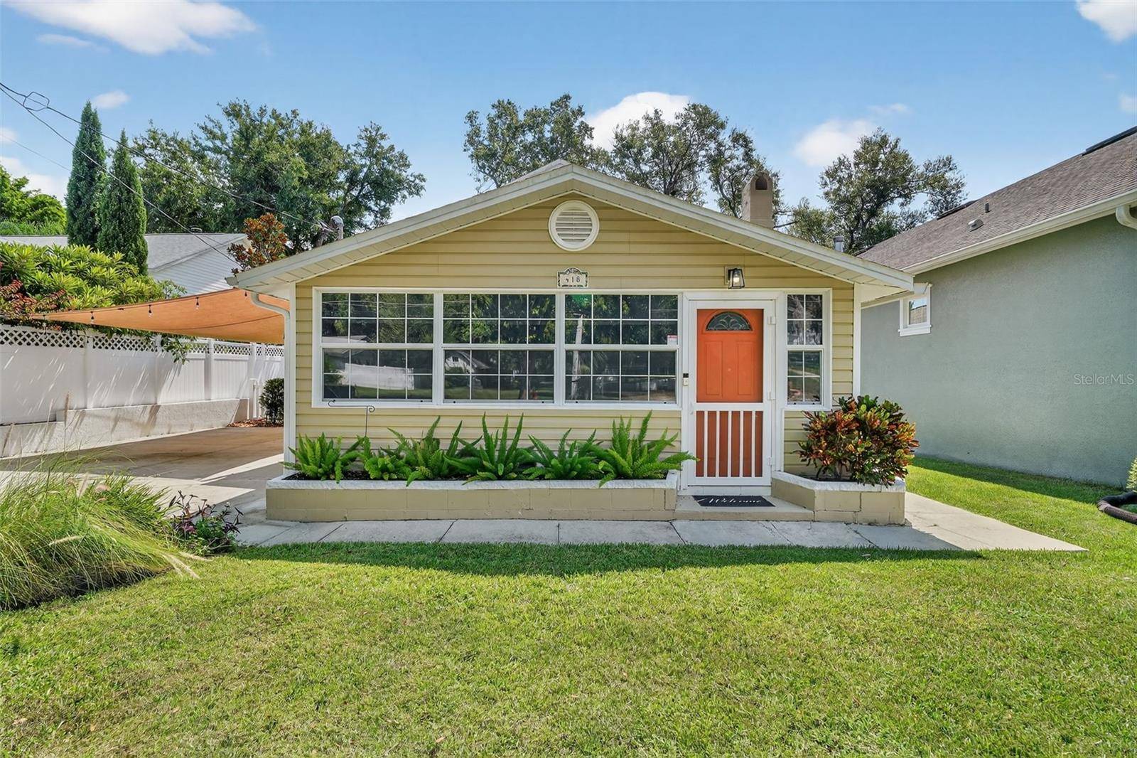 418 E 10TH AVE, Mount Dora, FL 32757