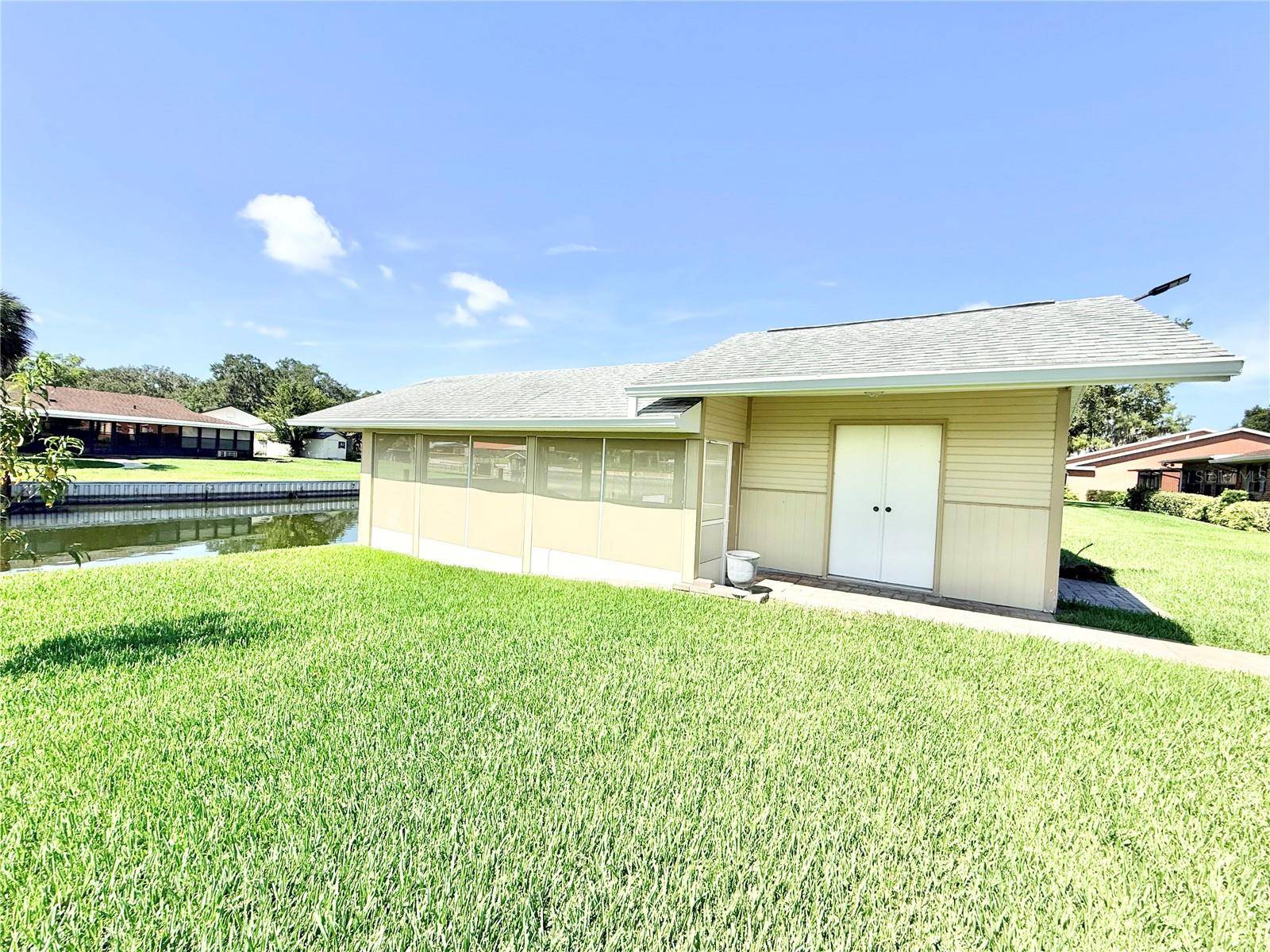 305 W DELAWARE ST, Tavares, FL 32778