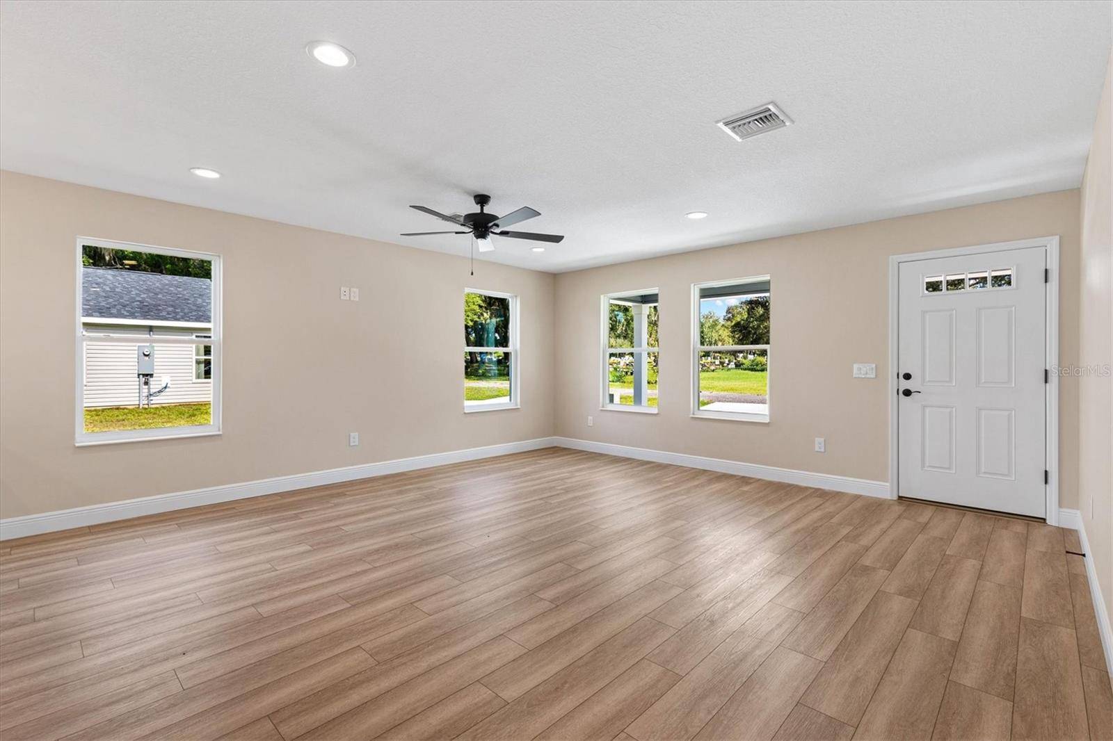 533 E ANDERSON AVE, Bushnell, FL 33513